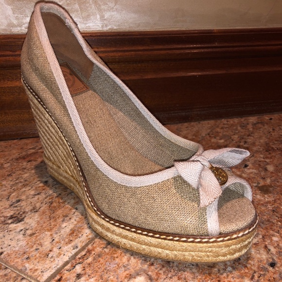 BRAND NEW‼️ Tory Burch Wedges - Picture 2 of 6